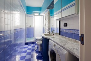 Dusche, Haartrockner, Bidet