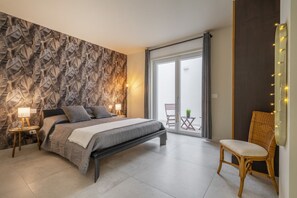 4 bedrooms, iron/ironing board, WiFi, bed sheets - GuestHost - Wonderful villa that comfortably accommodates 8 people in 185 m2, with four bedrooms, three bathrooms and 40 m2 of outdoor area equipped for moments of relaxation. The modern furnishings but with natural inspirations create a heavenly and rel (Bari)