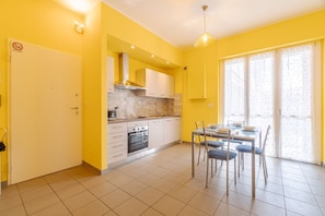 雪櫃、焗爐、爐具、洗碗機