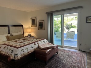 3 bedrooms, iron/ironing board, WiFi, bed sheets - Palm Springs Paradise! Close to town, hiking, golfing, restaurants and shopping (Palm Springs)