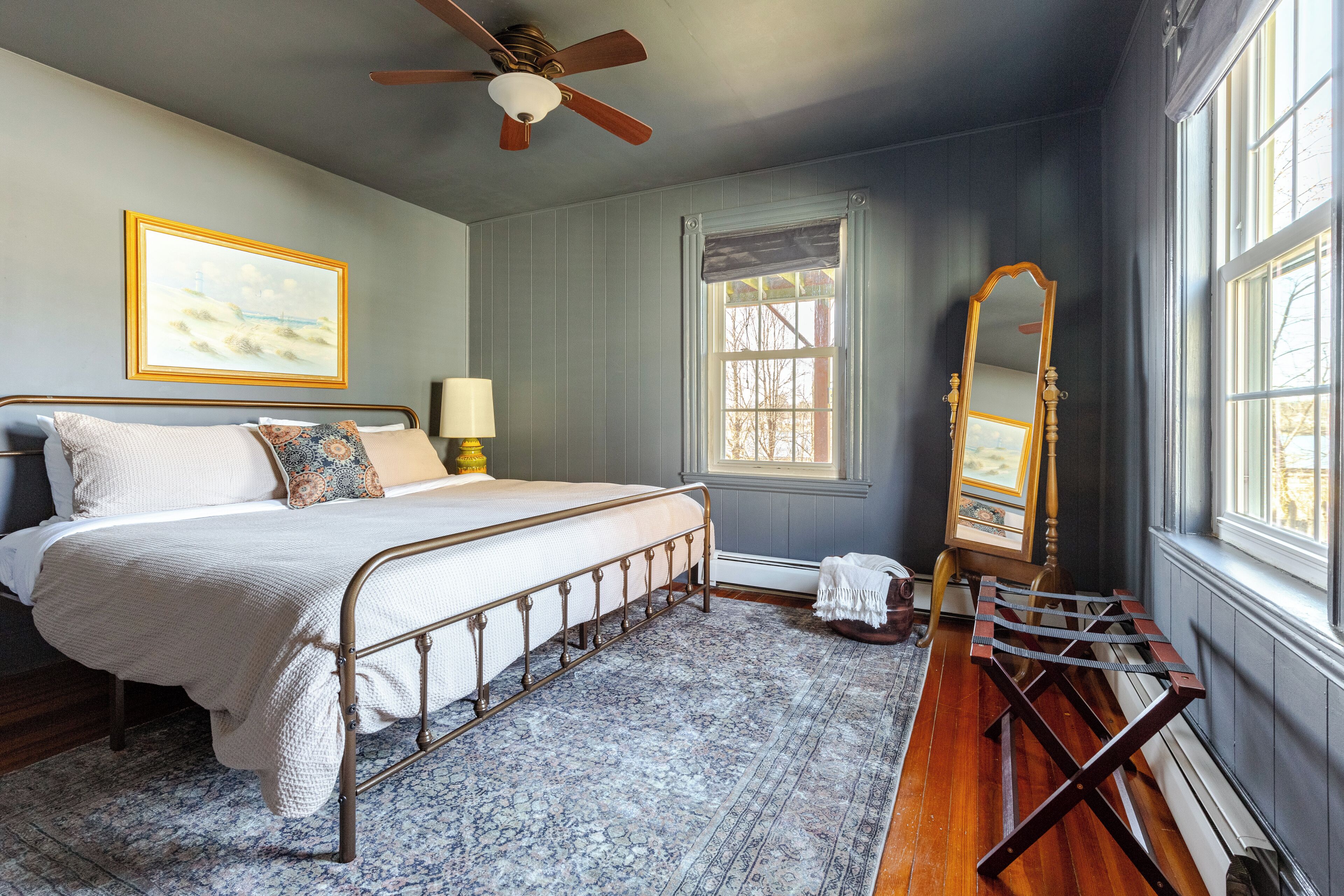 1 bedroom, desk, iron/ironing board, WiFi