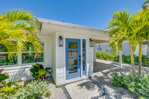 Exterior detail - Boat Dock - Come Sail A Bay by SeaBreeze Vacation (Holmes Beach)