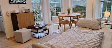 3 bedrooms, iron/ironing board, WiFi