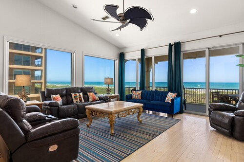 Chris' Beach House: Luxury Oceanfront Home with Private Pool & Panoramic Views!