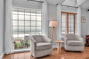 Smart TV, fireplace, offices - Ocean View Haven - Walk to the Beach (Lincoln City)