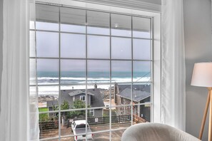 Interior - Ocean View Haven - Walk to the Beach (Lincoln City)