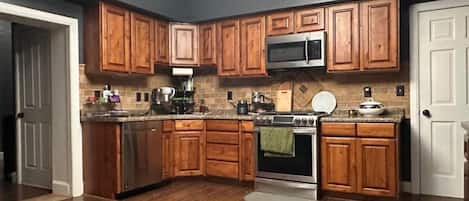 Fridge, microwave, stovetop, dishwasher