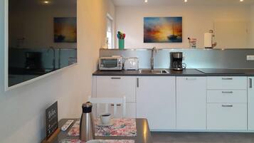 Kühlschrank, Herdplatte, Geschirrspüler