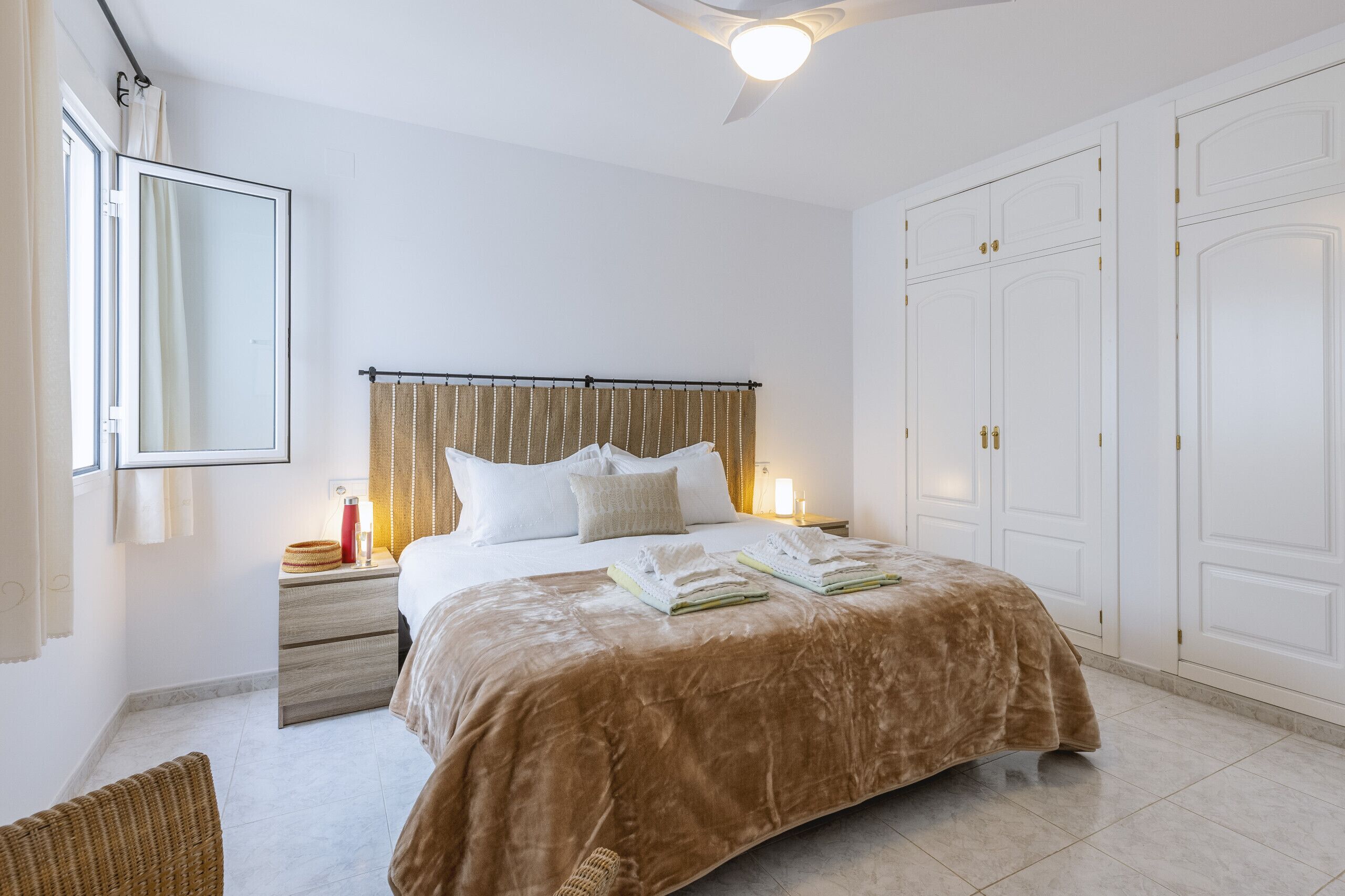 3 chambres, fer et planche à repasser, Wi-Fi gratuit, draps fournis