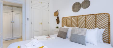 3 habitaciones, tabla de planchar con plancha y wifi gratis