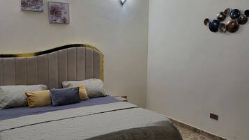 3 bedrooms, in-room safe, iron/ironing board, travel crib