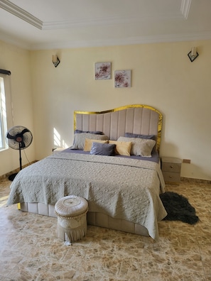 3 bedrooms, in-room safe, iron/ironing board, travel crib