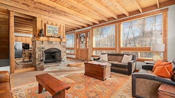 Smart TV, fireplace, ping pong