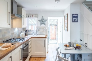 Fridge, oven, stovetop, toaster