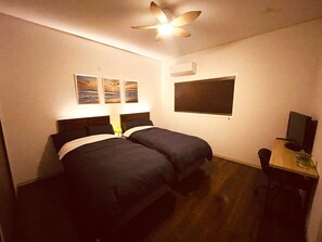4 slaapkamers, een bureau, een strijkplank/strijkijzer, gratis wifi