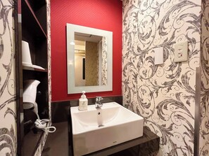 Hårføner og håndklær