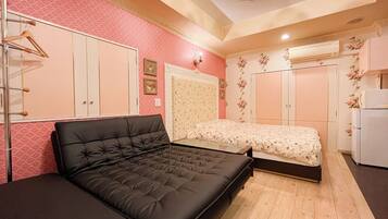 1 室のベッドルーム、デスク、WiFi (無料)、ベッドシーツ