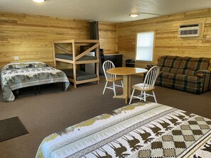 1 bedroom, bed sheets