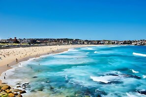 Beach nearby, white sand - XQ Collection Saltwater Bondi Beach (Bondi Beach)