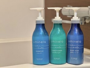 Secador de pelo y toallas