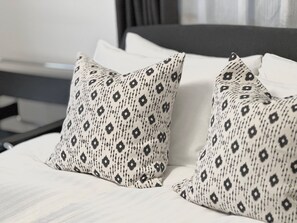 1 dormitorio y ropa de cama