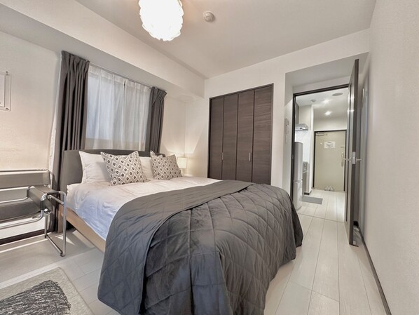 1 dormitorio y ropa de cama