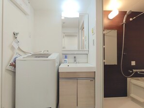 Hårtørrer, håndklæder