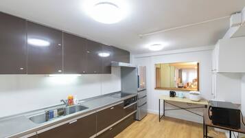 雪櫃、微波爐、爐具、廚房用具/餐具/器皿