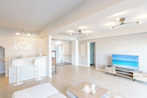 6 camere, una scrivania, Wi-Fi gratuito, lenzuola
