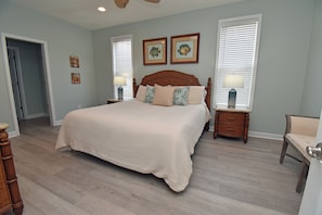 4 bedrooms, internet, bed sheets