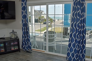 Interior - The Aqua House - 100 Steps From Garden City Beach (Garden City Beach)