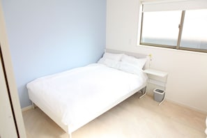 2 bedrooms, desk, iron/ironing board, free WiFi