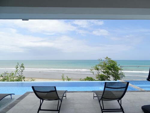 Sumérgete en la Serenidad: Tu Refugio de Ensueño en la Playa