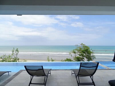 Sumérgete en la Serenidad: Tu Refugio de Ensueño en la Playa