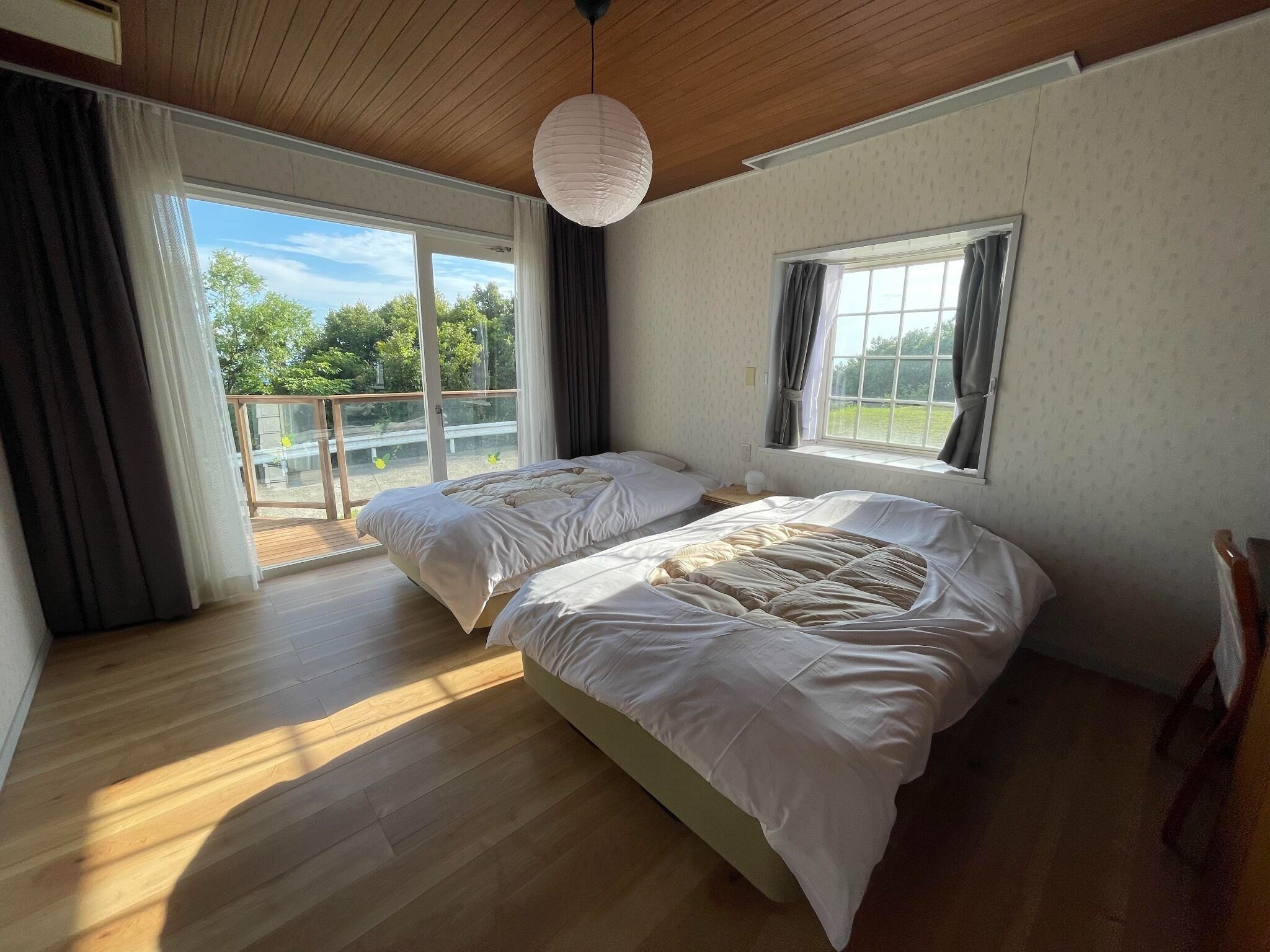 1 bedroom, bed sheets