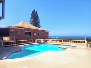 Kolam renang terbuka