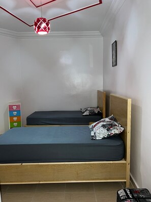 2 bedrooms, WiFi, bed sheets - Appartement Propre et Équipé à Louer Avec un Grand Salon Marocain (Oujda)