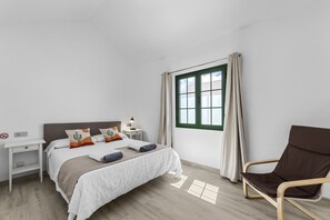 2 bedrooms, iron/ironing board, free WiFi, bed sheets - El Palmeral | Puerto del Carmen | House in Lanzarote (Puerto del Carmen)