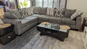 Living area - Cozy 3 bedroom corner townhouse  (Raleigh)