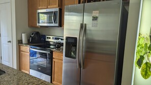 Private kitchen - Cozy 3 bedroom corner townhouse  (Raleigh)