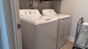 Interior - Cozy 3 bedroom corner townhouse  (Raleigh)