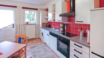 Kühlschrank, Ofen, Herdplatte, Geschirrspüler