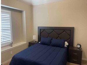 4 bedrooms, iron/ironing board, WiFi, bed sheets