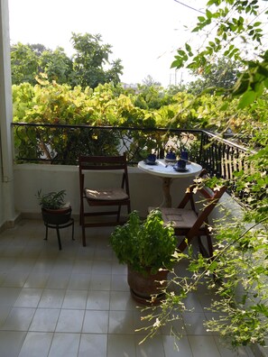 Property grounds - Apartment 'Helios Rhodos 1' with Private Terrace, Wi-Fi and Air Conditioning (Rhodos)