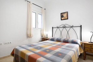 2 dormitorios, tabla de planchar con plancha, wifi gratis y ropa de cama