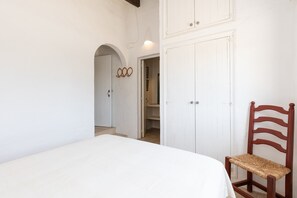 3 chambres, fer et planche à repasser, Wi-Fi gratuit, draps fournis