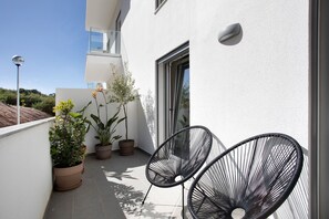 Terrace/patio - Apartment 'Casa Aga Seaside Chic' with Balcony, Wi-Fi and Air Conditioning (Ericeira)