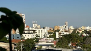 Unclassified image, 2 of 6, button - CLARA ARTIST HOUSE (Barranquilla)