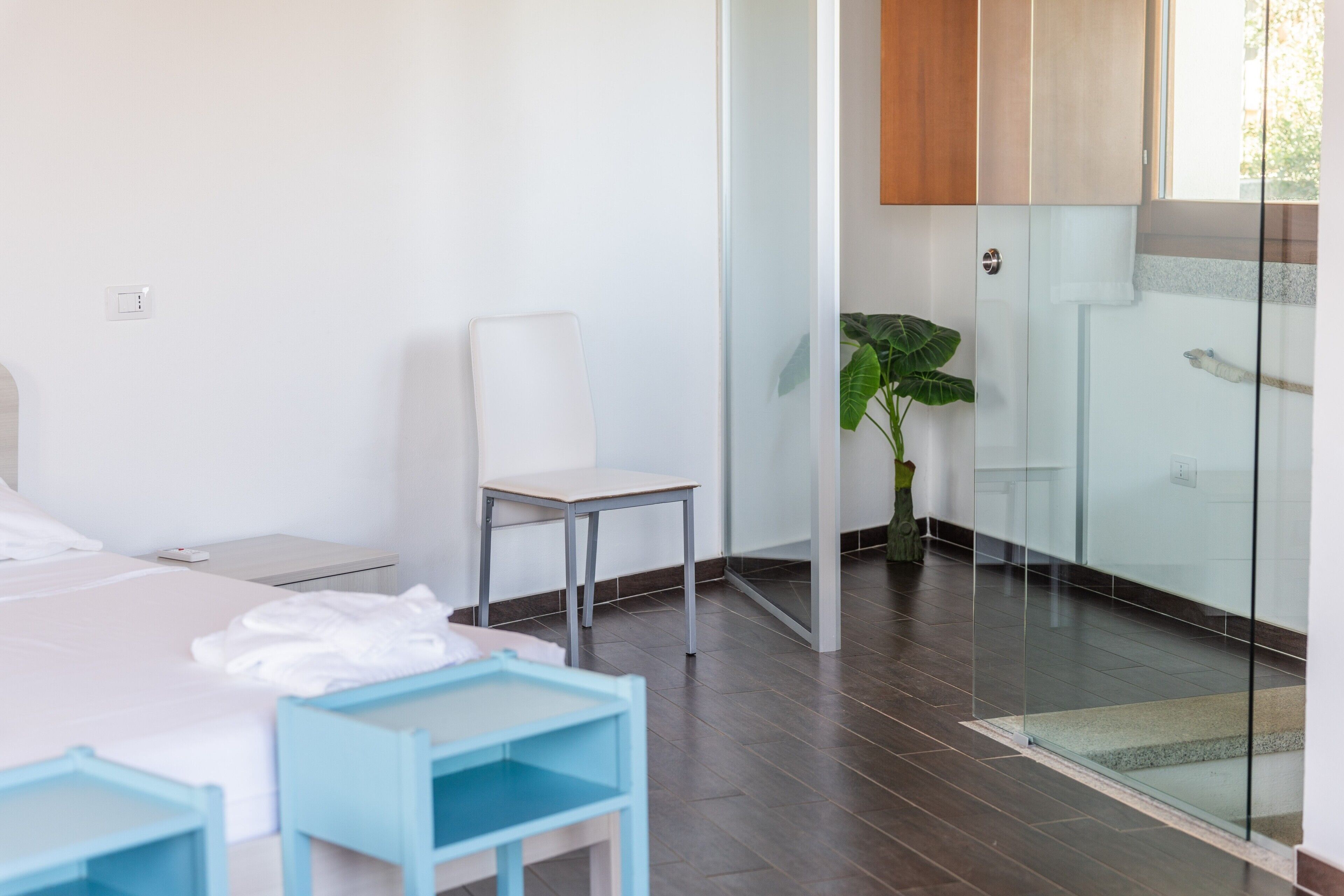 3 bedrooms, bed sheets