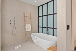 Shower, hair dryer, towels - Vacation Home 'Karat Sand' with Sea View, Wi-Fi and Air Conditioning (Adeje)